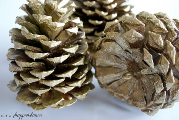 Gold Pinecone Garland DIY {simply happenstance}