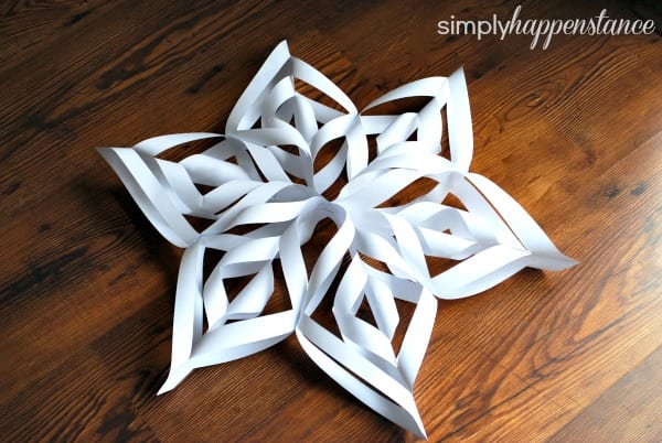 Snowflake DIY Tutorial {via Simply Happenstance}