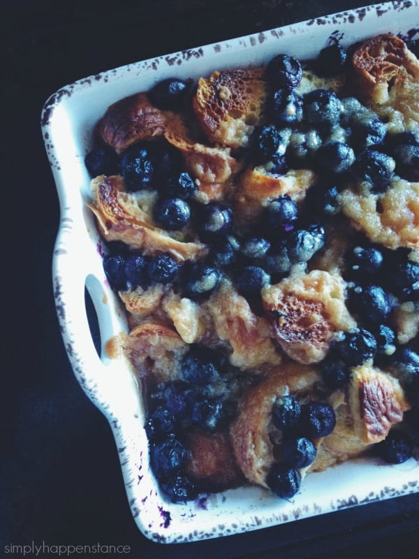 The perfect breakfast treat or dessert... Blueberry Croissant Bread Pudding {via Simply Happenstance}!