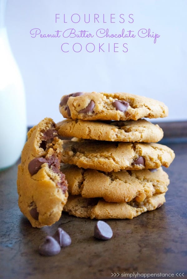 Flourless Peanut Butter Chocolate Chip Cookies {via Simply Happenstance} #cookies #peanutbutter #glutenfree