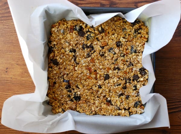 Making Homemade Granola Bars with Simply Happenstance Blog #glutenfree #granolabars