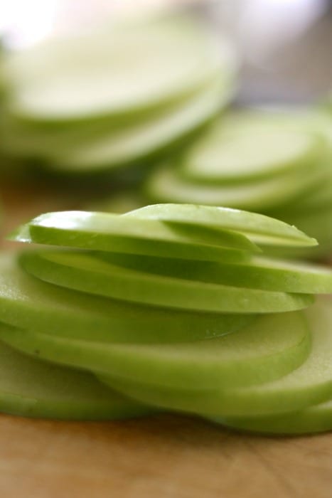 sliced apples for skillet spiced apple crumble