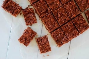 No Bake + Gluten Free Chocolate Almond Oat Bars {recipe via simplyhappenstance.com}
