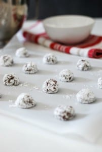 Chocolate Peppermint Crinkle Cookies | Simply Happenstance