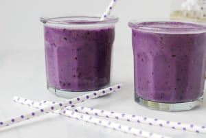 blueberry pear smoothie | recipe at simplyhappenstance.com