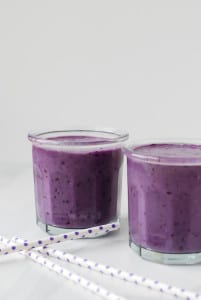 blueberry pear smoothie | recipe at simplyhappenstance.com