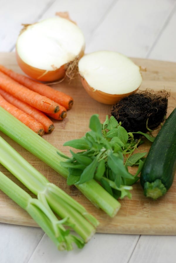 Classic Tuscan Soup {Recipe via Simply Happenstance} #soup #vegetables