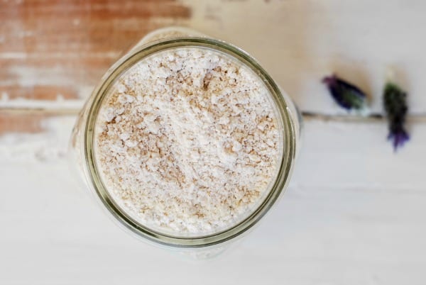 DIY: Oatmeal and Lavender Bath Soak | simplyhappenstance.com