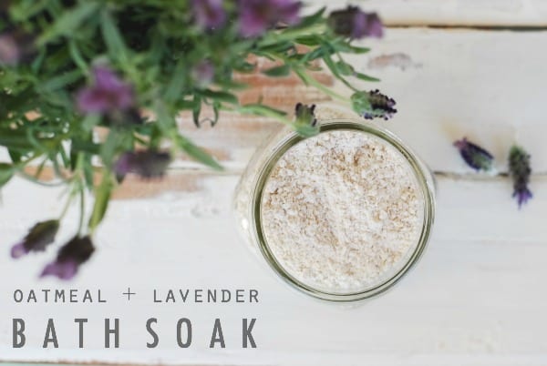 DIY Oatmeal and Lavender Bath Soak  simplyhappenstance.com #DIY #bath #moms #oatmeal #lavender