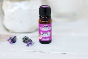 DIY: Oatmeal and Lavender Bath Soak | simplyhappenstance.com