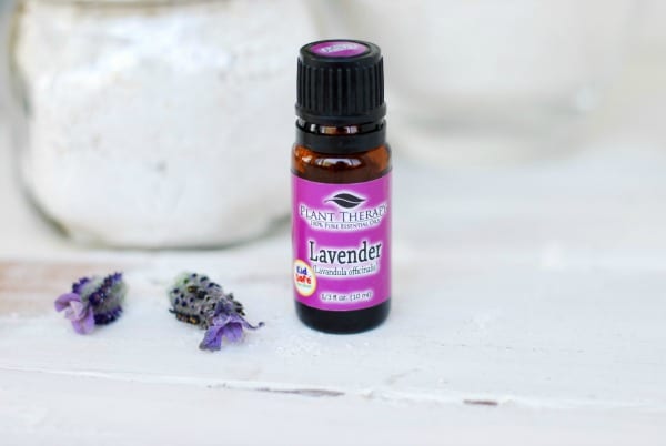 DIY- Oatmeal and Lavender Bath Soak  simplyhappenstance.com #essentialoils #kidsafe #lavender #planttherapy