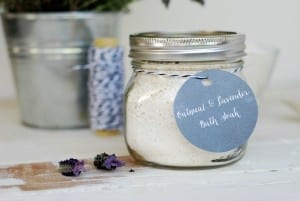 DIY: Oatmeal and Lavender Bath Soak | simplyhappenstance.com