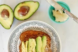 Avocado Toast | simplyhappenstance.com #cleaneating #avocados