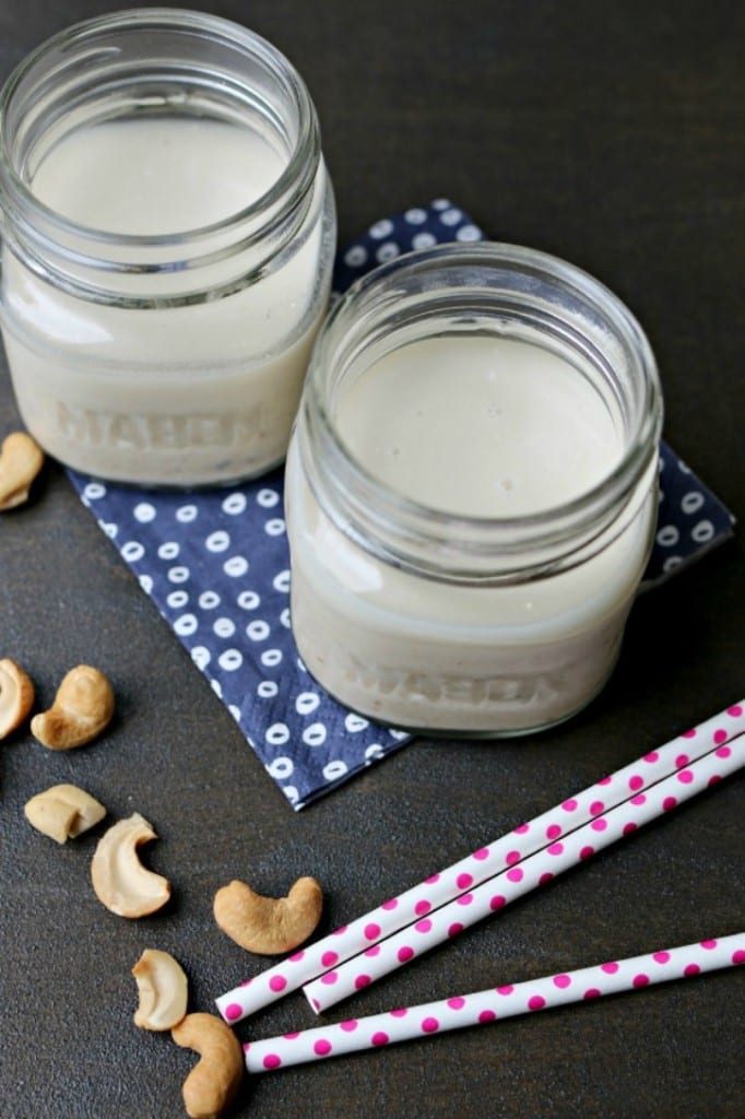 Easy to make cashew milk, perfect for smoothies or acai bowls.