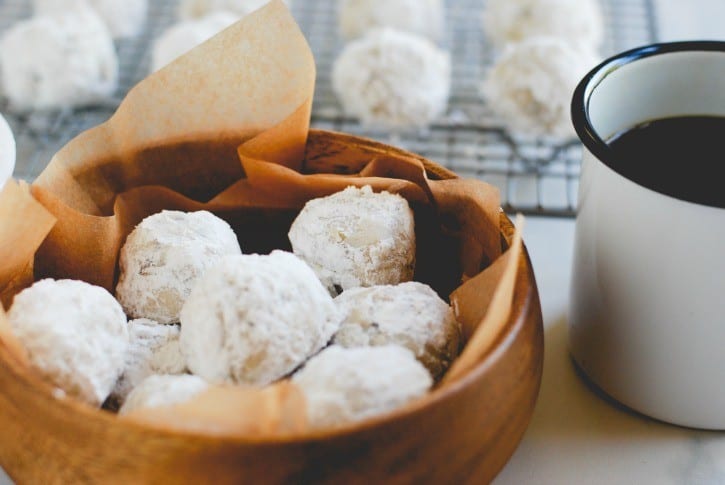Snowball Cookies (Recipe on simplyhappenstance.com)